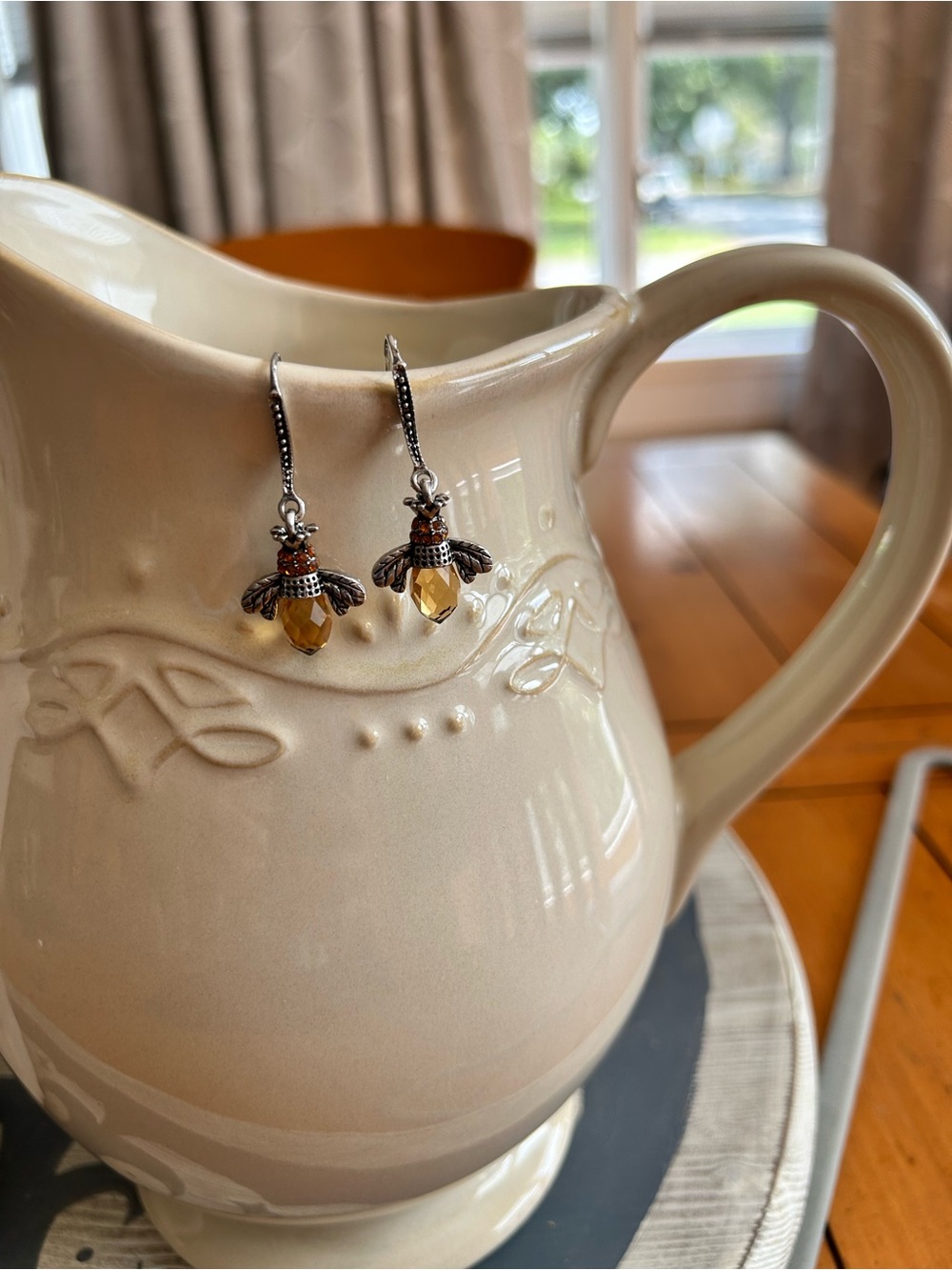 Honeybee Dangle Earrings - Amber Crystal
